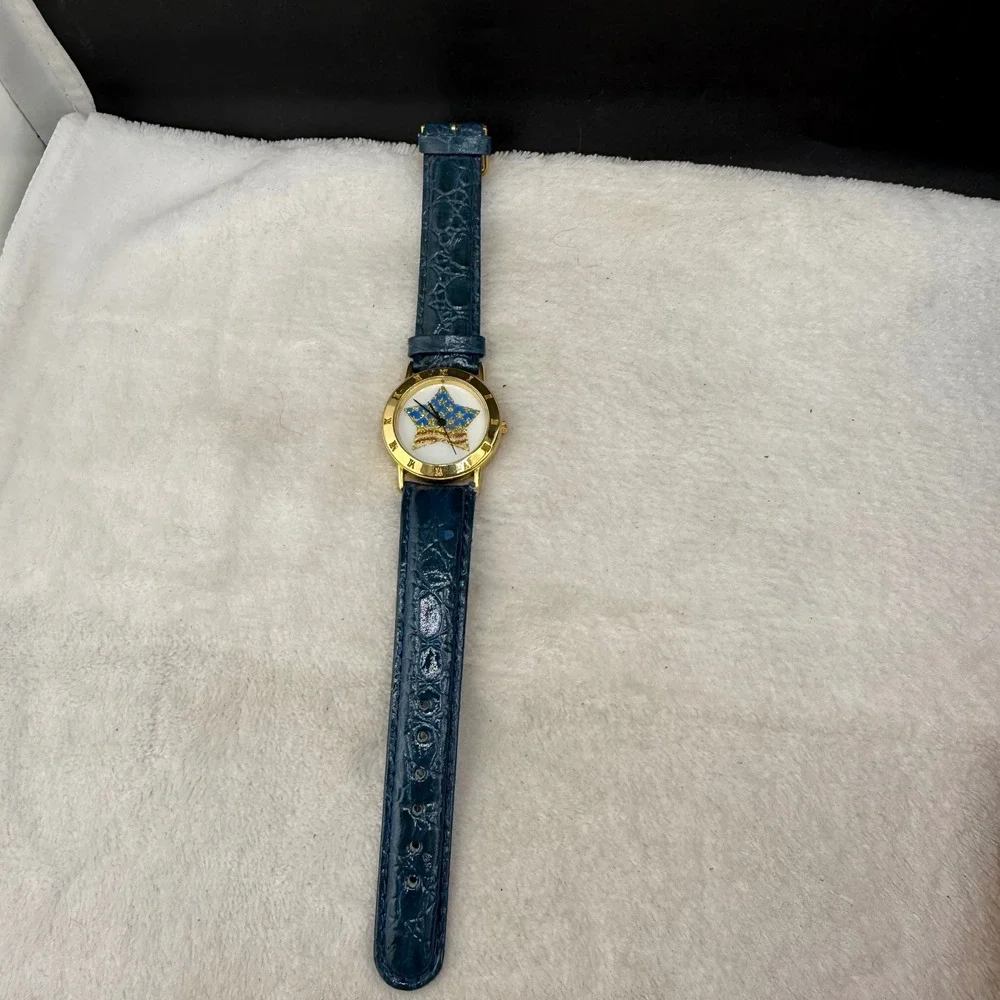 Vintage American Flag Watch Gold Tone Blue Leather Star  NEEDS BATTERY 8.75in